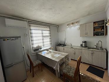 Продажа коттеджей и домов: 🏡 Продается двухэтажный дом 📍 Район с. Чон Арык 🔹 Участок — 8 соток — 9