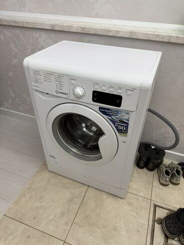 машинка мини: Кир жуучу машина Indesit, Автомат, Компакттуу