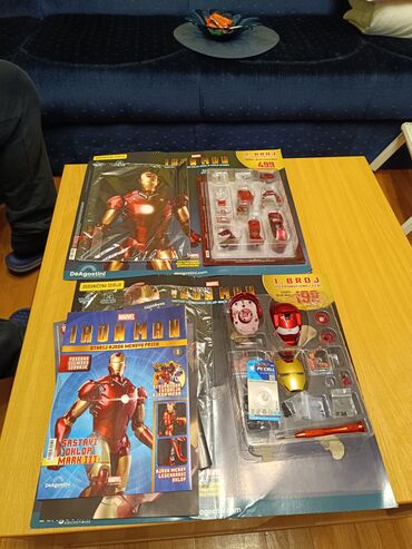 Igračke:   Iron man prvi i drugi deo iron mena prvi sklopljen do pola drugi