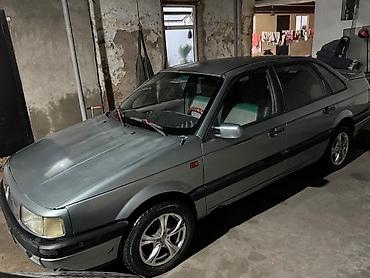 Volkswagen Passat: 1988 г., Седан at lalafo.kg Volkswagen Passat: 1988 г., Седан