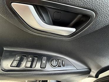 аренда авто чанган: Kia Stonic: 2018 г., 1.6 л, Автомат, Дизель, Кроссовер — 9