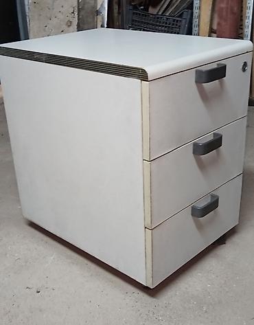 Kancelarijski fiokari: Kancelarijski fiokar na točkićima – 3 fioke, - Materijal: metalno — 1
