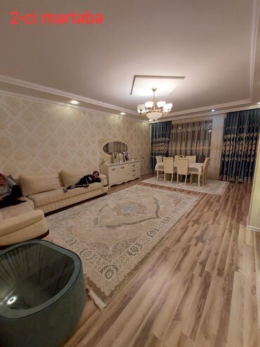 Həyət evləri və villaların satışı: 3 mərtəbəli həyət evi – geniş həyət və rahat planlama. Ev 3 — 13