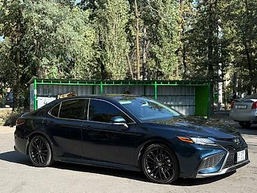corolla 2018: Toyota Camry: 2021 г., 2.5 л, Бензин, Седан — 5