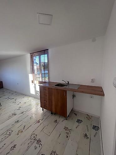 Kancelarija: Stambeni/kancelarijski kontejner – izolovan, dimenzije L 10,30 m x W — 13