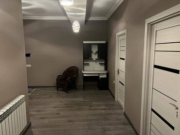 Uzunmüddətli kirayə mənzillər: Tam təmirli,bütün mebellər var hamisı təzə,yaşayış olmayıb,metroya — 10