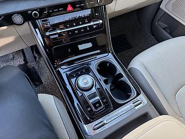 Kia: Kia Carnival: 2021 г., Минивэн — 11