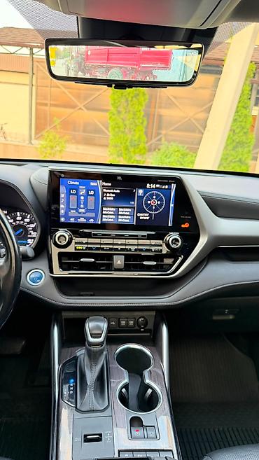 platinum: Toyota Highlander: 2020 г., 2.5 л, Гибрид — 8