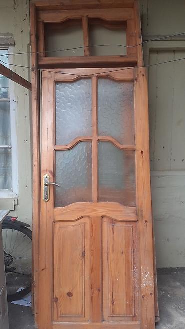 qapi celengi: Taxta giriş qapısı – şüşəli dizayn - Material: təbii ağac (korpus — 1