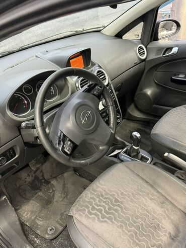Opel: Opel Corsa hatchback - Korpus: 5 qapılı, tünd boz rəng - Mühərrik və — 2
