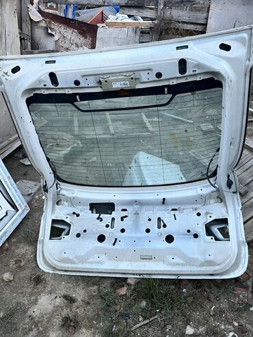 Baqajniklər: BMW X6, 2013 il