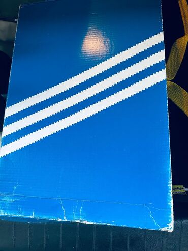 женские кроссовки adidas bounce: Срочно продаётся кроссовки от фирмы adidas, куплено у официального