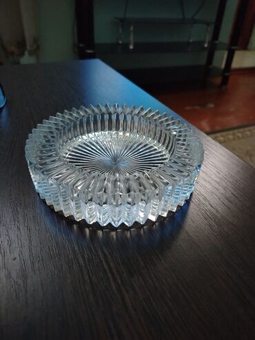Digər dəstlər və servizlər: Kəsma şüşədən dekorativ qab dəsti - Material: qalın, şəffaf kəsma -da lalafo.az — 2 Digər dəstlər və servizlər: Kəsma şüşədən dekorativ qab dəsti - Material: qalın, şəffaf kəsma — 2