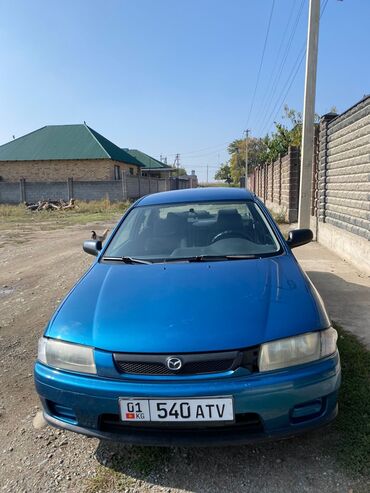 двухместная машина: Mazda 323: 1998 г., 1.6 л, Механика, Седан
