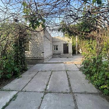 Продажа коттеджей и домов: Срочно! Продаётся дом в с. Новопокровка (около 20 минут от Бишкека) — 1