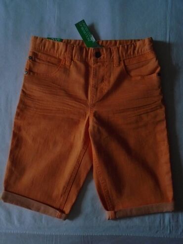 iscepane bermude: Benetton, Bermude