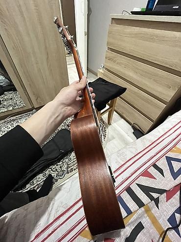 комуз гитара: Укулеле сопрано, корпус и гриф из тёмного дерева (махагоновый — 3