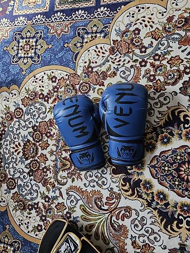 Перчатки: Перчатки боксерские Venum + шлем и щитки (набор для единоборств) - — 2