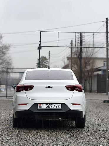 Chevrolet: Chevrolet Onix: 2020 г., Бензин — 4