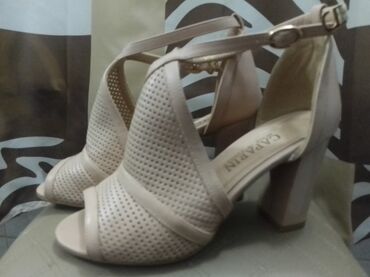бу женский обувь: Туфли летние, на каблуке, цвет бежевый, почти новые - обували только