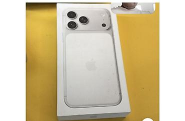 Apple iPhone: IPhone 17 Pro Max, Б/у, White Titanium — 1