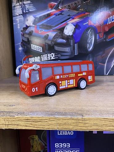 Игрушечный автобус Razy Bus - Яркий красный пластиковый автобус с