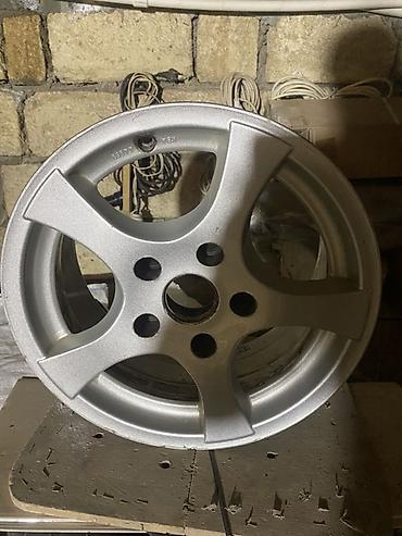 opel astra has: Yüngül lehimli disk (1 ədəd) - Material: Alüminium lehimli - — 1