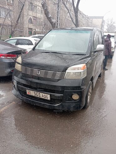 Toyota: Toyota Voxy: 2003 г., 2 л, Автомат, Бензин, Минивэн