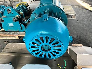 Тельферы: Продаём б/у тельфер (подъёмник) грузоподъёмностью 10 тонн. Длина троса — 15