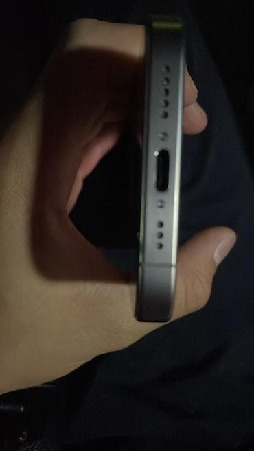 рассрочка телефон: IPhone 15 Pro, Б/у, 256 ГБ, Natural Titanium, Чехол, 83 % — 2