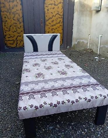 Mebellərin yığılması: Təzə çarpayılar 1 nəfərlik çarpayılar 60manat. 2 nəfərlik taxt — 3