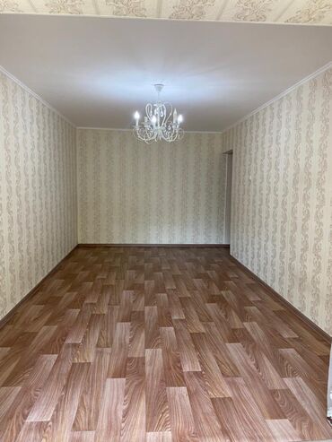 продаю в связи с переездом: 2 комнаты, 53 м², 104 серия, 2 этаж, Косметический ремонт