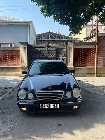 bmw 2000: Mercedes-Benz 220: 2.2 l | 2000 il Sedan — 1