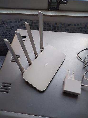 Xiaomi Mi Wi-Fi Router (4 antennali) б/у, в отличном состоянии lalafo.az -da Xiaomi Mi Wi-Fi Router (4 antennali) б/у, в отличном состоянии