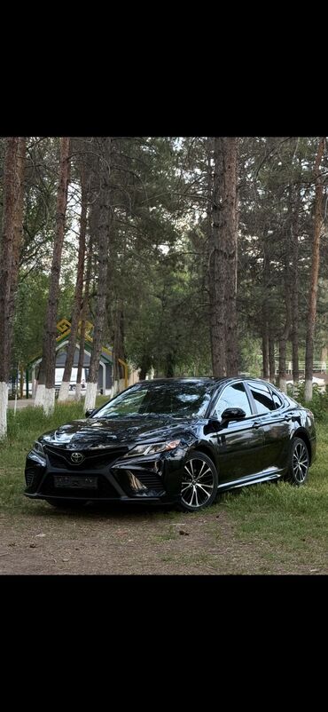 четырка машина: Toyota Camry: 2018 г., 2.5 л, Автомат, Бензин, Седан