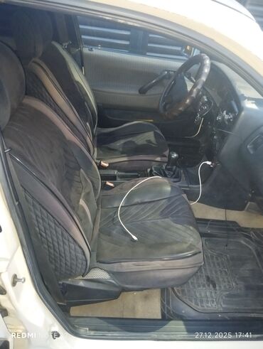 Volkswagen: Volkswagen Passat: 1991 г., 1.8 л, Механика, Бензин, Седан — 8