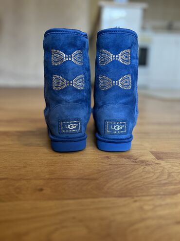 Ugg obuća: Ugg čizme, bоја - Tamnoplava, 37 — 1