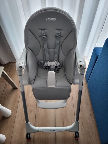 Hranilice: Stolica za hranjenje Peg Perego Primo Pappa Follow Me u sivoj boji, sa — 1