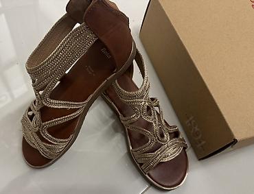 Basanoşka və səndəllər: Bata qadın sandal - Brend: Bata - Model: Sandalet (etiketdə “BATA — 3