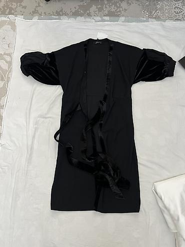 Другая женская одежда: От 1000 сом Лот одежды (4 вещи) 1) Белая куртка в стиле байкер: - — 3