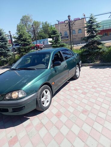 машина сатылат срочно: Toyota Avensis: 1998 г., 1.8 л, Механика, Бензин, Седан