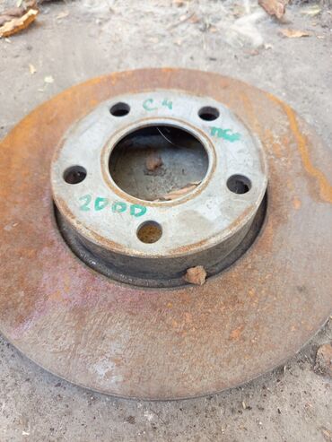 Другие детали салона: C4 — 18