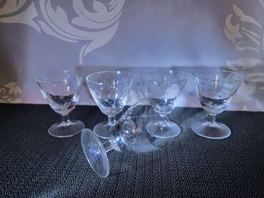 Čaše: Casice kristal,gravura za zestoko pice 1960g.+. Casice su — 2