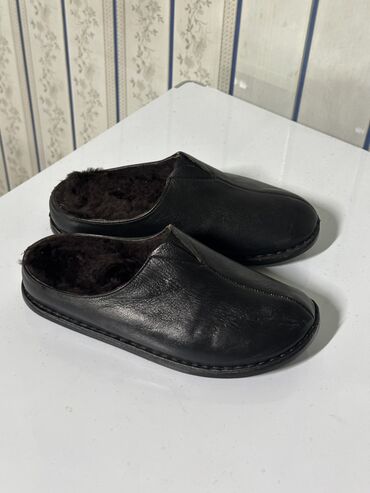 обувь из войлока: Тапочки с натуральным мехом, натуральная кожа. Новые, размер не