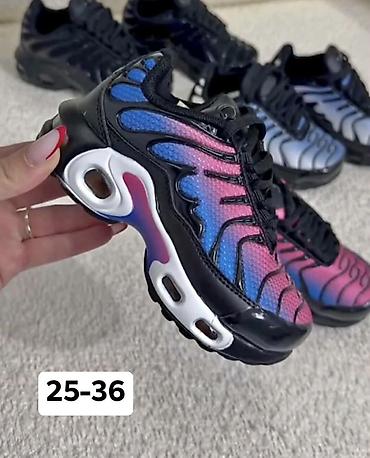 reebok bele patike: 3500 din🔵
Nabavka
dk — 1