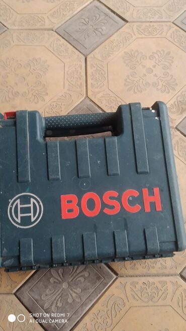 шуруповерт bosch: Срочно продам шуруповёрт Bosch оригинал аккумуляторы оба рабочие