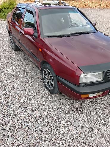 купить венто: Volkswagen Vento: 1992 г., 1.8 л, Механика, Бензин, Седан — 2