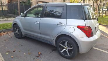 срочно срочно продаю машина: Toyota ist: 2004 г., 1.3 л, Автоматтык, Бензин