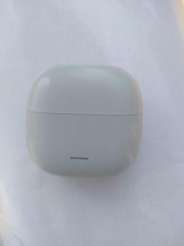 redmi airdots: Беспроводные наушники Redmi (TWS) с зарядным кейсом - Форм-фактор — 2