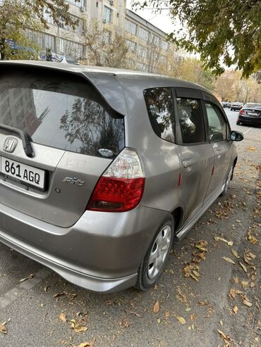 вольво тигач: Honda Fit: 2003 г., 1.3 л, Вариатор, Бензин, Хетчбек